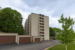 625 19th St NW, Rochester, MN 55901 - Photo 2
