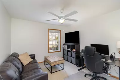 11023 Oak Grove Circle #E, Woodbury, MN 55129 - Photo 10