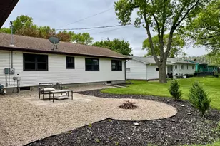 508 Fremont Ave NW, Renville, MN 56284 - Photo 6