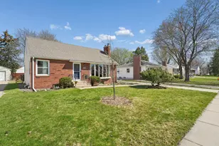 783 California Ave W, Saint Paul, MN 55117 - Photo 2