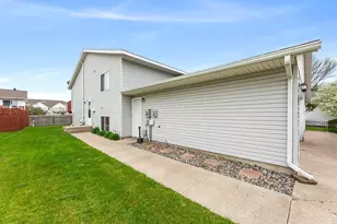 2728 33 1/2 Ave S, Fargo, ND 58104 - Photo 2