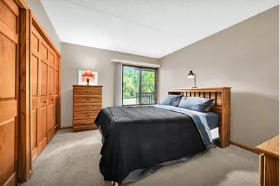 2465 Londin Lane E #106, Maplewood, MN 55119 - Photo 8