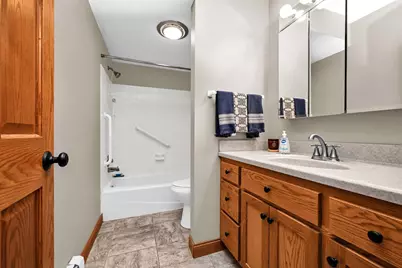2465 Londin Lane E #106, Maplewood, MN 55119 - Photo 10