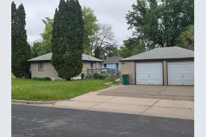 6800 Perry Avenue N, Brooklyn Center, MN 55429 - Photo 10