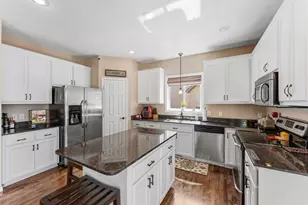 2810 White Eagle Dr, Woodbury, MN 55129 - Photo 12