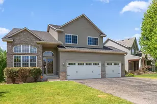 2810 White Eagle Dr, Woodbury, MN 55129 - Photo 2