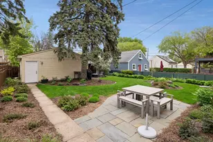 957 Hoyt Ave W, Saint Paul, MN 55117 - Photo 2