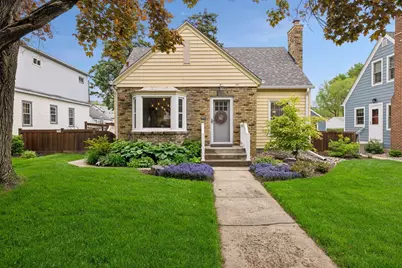 957 Hoyt Avenue W, Saint Paul, MN 55117 - Photo 1