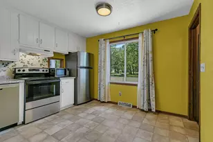 827 10th Ave SE, Saint Cloud, MN 56304 - Photo 6
