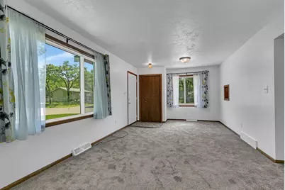 827 10th Avenue SE, Saint Cloud, MN 56304 - Photo 8