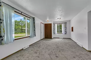 827 10th Ave SE, Saint Cloud, MN 56304 - Photo 8