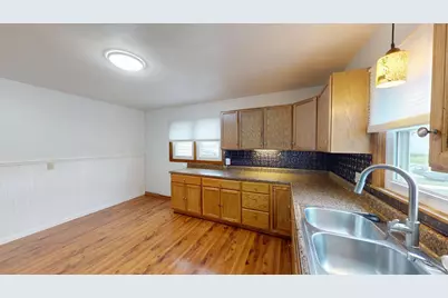 813 Pillsbury Avenue, Albert Lea, MN 56007 - Photo 6