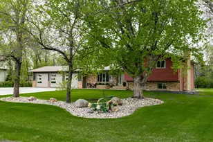 7708 Aquarius Dr, Fargo, ND 58104 - Photo 2