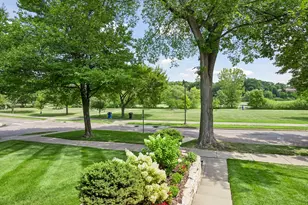 2100 W Lake of the Isles Pkwy, Minneapolis, MN 55405 - Photo 8
