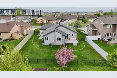 4742 44th Street S, Fargo, ND 58104 - Photo 2