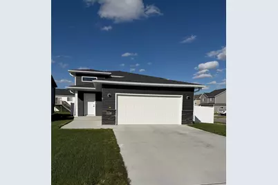 1138 46th Avenue S, Moorhead, MN 56560 - Photo 1