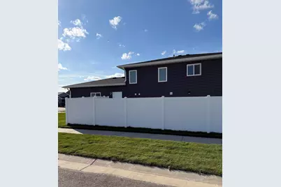 1138 46th Avenue S, Moorhead, MN 56560 - Photo 2