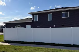 1138 46th Ave S, Moorhead, MN 56560 - Photo 2