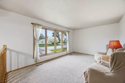 513 N 19 Ave N, Fargo, ND 58102 - Photo 10