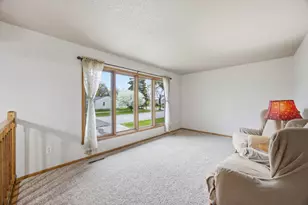 513 N 19 Ave N, Fargo, ND 58102 - Photo 10