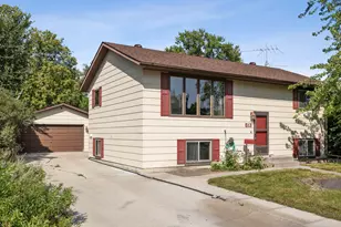 513 N 19 Ave N, Fargo, ND 58102 - Photo 6