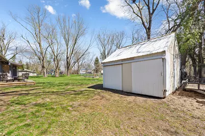 1304 34th Drive NE, Austin, MN 55912 - Photo 14