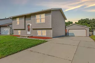 2434 Parkview Ln SE, Rochester, MN 55904 - Photo 1