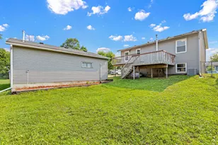 2434 Parkview Ln SE, Rochester, MN 55904 - Photo 2