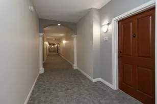5225 Grandview Square, Edina, MN 55436 - Photo 8