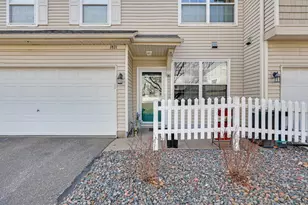 1871 Wildflower Ct, Shoreview, MN 55126 - Photo 4