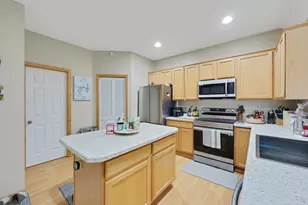1871 Wildflower Ct, Shoreview, MN 55126 - Photo 14
