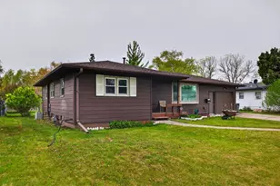 1107 24th Ave S, Moorhead, MN 56560 - Photo 2