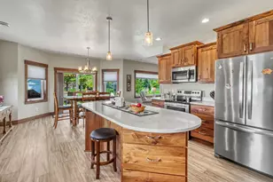 906 Lake Forest Cir, Detroit Lakes, MN 56501 - Photo 14