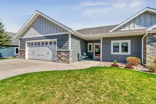 906 Lake Forest Cir, Detroit Lakes, MN 56501 - Photo 2