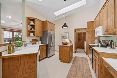 804 Ivy Lane, Eagan, MN 55123 - Photo 8