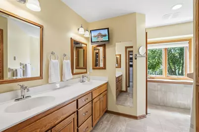 1165 Berwick Lane, Mahtomedi, MN 55115 - Photo 28