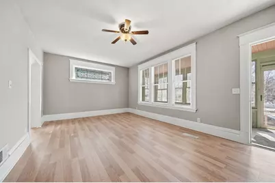363 Geranium Avenue E, Saint Paul, MN 55130 - Photo 8