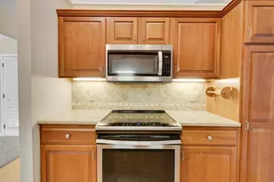 8313 Essex Rd, Chanhassen, MN 55317 - Photo 10