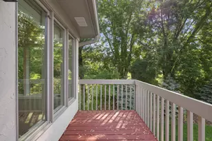 8313 Essex Rd, Chanhassen, MN 55317 - Photo 4