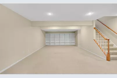 8313 Essex Road, Chanhassen, MN 55317 - Photo 22