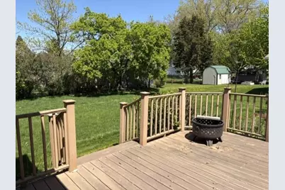 225 8th Avenue SE, Waseca, MN 56093 - Photo 2