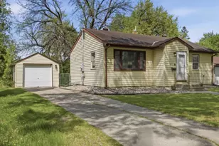 1219 12th St S, Moorhead, MN 56560 - Photo 4