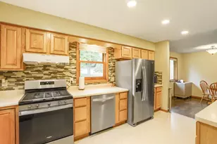 13545 Andrews Ave, Lindstrom, MN 55045 - Photo 4