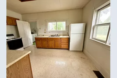 512 S Broadway Street, Spring Valley, MN 55975 - Photo 6