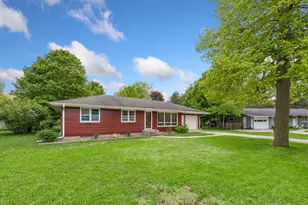 8 Central Ln, Northfield, MN 55057 - Photo 2