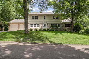 3931 Huntingdon Dr, Hopkins, MN 55305 - Photo 2