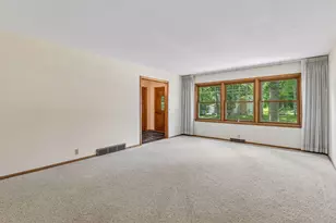 3931 Huntingdon Dr, Hopkins, MN 55305 - Photo 42