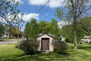 209 4th Ave SW, Medford, MN 55049 - Photo 6