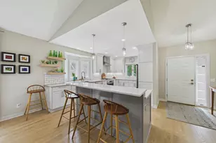 5149 Stoney Bridge Ct, Minnetonka, MN 55345 - Photo 2