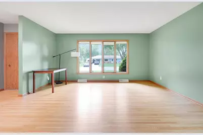1044 Scott Street S, Shakopee, MN 55379 - Photo 8
